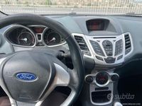 Usata Ford Fiesta Titanium 70 CV (51 kW) 2011 Blu Utilitaria