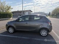 Usata Lancia Ypsilon Gold 69 CV (50 kW) 2013 Grigio Utilitaria