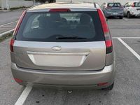Usata Ford Fiesta Ghia 75 CV (55 kW) 2004 Bronzo Utilitaria