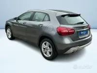 Usata Mercedes GLA200 136 CV (100 kW) 2019 Grigio SUV