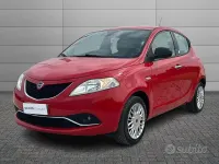 Usata Lancia Ypsilon Silver 69 CV (50 kW) 2016 Rosso Utilitaria