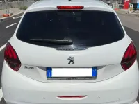Usata Peugeot 208 Signature Sky 83 CV (61 kW) 2019 Bianco Utilitaria