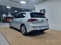 Usata VW Golf VIII Life 150 CV (110 kW) 2022 Grigio Berlina