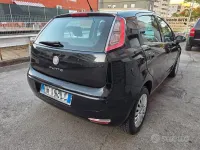 Usata Fiat Grande Punto 69 CV (50 kW) 2011 Nero Utilitaria