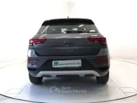 Usata VW T-Roc Life 150 CV (110 kW) 2023 Grigio/nero SUV