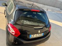 Usata Peugeot 208 Active 82 CV (60 kW) 2013 Nero Utilitaria