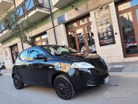 Usata Lancia Ypsilon 69 CV (50 kW) 2015 Nero Utilitaria