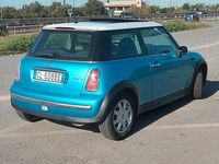 Begagnad Mini One D 75 HK (55 kW) 2004 Halvkombi
