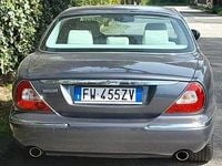 Usata Jaguar XJ 258 CV (189 kW) 2004 Grigio Berlina