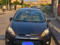 Usata Ford Fiesta 75 CV (55 kW) 2010 Grigio Berlina