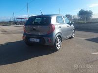 Usado Kia Picanto City 67 CV (49 kW) 2020 Gris Utilitario