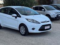 Usata Ford Fiesta 68 CV (50 kW) 2011 Bianco Utilitaria