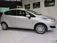 Usata Ford Fiesta 80 CV (58 kW) 2013 Grigio Berlina