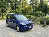 Begagnad Ford Tourneo Courier 101 HK (74 kW) 2018 Blå Minibuss