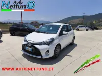Usado Toyota Yaris Lounge 69 CV (50 kW) 2015 Blanco Berlina