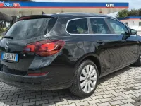 Usata Opel Astra 140 CV (102 kW) 2012 Nero Station wagon