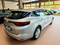 Usata Renault Mégane GrandTour 116 CV (85 kW) 2022 Grigio Station wagon