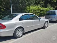 Usata Mercedes E270 177 CV (130 kW) 2004 Grigio Berlina