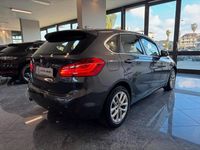 Begagnad BMW 218 Active Tourer Sport Line 150 HK (110 kW) 2017 Gul Minibuss