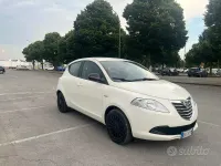 Usata Lancia Ypsilon 69 CV (50 kW) 2012 Bianco Utilitaria