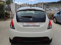 Usata Lancia Ypsilon S 95 CV (69 kW) 2015 Bianco pastello Utilitaria