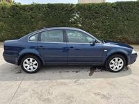Usata VW Passat 130 CV (95 kW) 2001 Blu Berlina