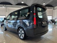 Begagnad Hyundai Staria 177 HK (130 kW) 2023 Grå Minibuss