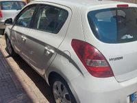 Usata Hyundai i20 100 CV (73 kW) 2013 Bianco Berlina