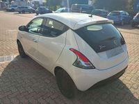 Usata Lancia Ypsilon Silver 69 CV (50 kW) 2022 Bianco Utilitaria