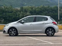 Usata Peugeot 208 Allure 75 CV (55 kW) 2017 Argento Utilitaria