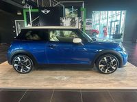 Usata Mini Cooper Favoured 150 kW (204 CV) 2025 Blazing blue Utilitaria