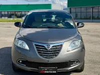 Usado Lancia Ypsilon S 95 HP (69 kW) 2013 Cinzento Citadino