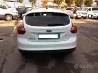 Usata Ford Focus 115 CV (84 kW) 2012 Bianco Berlina