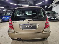 Usata Mercedes A180 Elegance 109 CV (80 kW) 2005 Oro Berlina