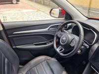 Usata MG ZS Luxury 106 CV (77 kW) 2024 Berlina