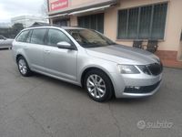 Usata Skoda Octavia 130 CV (95 kW) 2019 Grigio Station wagon