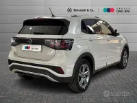 Usata VW T-Cross R-line 116 CV (85 kW) 2024 Grigio SUV