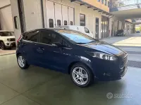 Usata Ford Fiesta Titanium 80 CV (58 kW) 2014 Bluazzurro Utilitaria