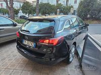 Usata Opel Astra Innovation 110 CV (80 kW) 2018 Nero Station wagon