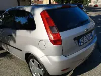 Usata Ford Fiesta Ambiente 75 CV (55 kW) 2004 Utilitaria