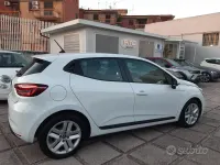 Usata Renault Clio V Zen 101 CV (74 kW) 2021 Bianco Berlina