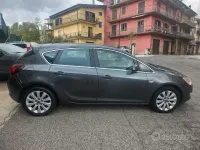 Usata Opel Astra Cosmo 125 CV (91 kW) 2012 Grigio Berlina