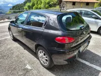 Usata Alfa Romeo 2000 Progression 116 CV (85 kW) 2004 Nero Berlina