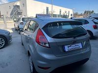 Usata Ford Fiesta 75 CV (55 kW) 2016 Gray Berlina