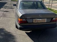 Usata Mercedes E200 122 CV (89 kW) 1984