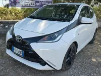 Usata Toyota Aygo X-clusiv 69 CV (50 kW) 2015 Bianco Utilitaria