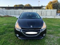 Usata Peugeot 208 Allure 82 CV (60 kW) 2014 Nero Utilitaria