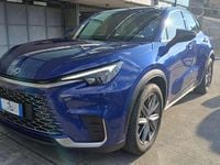 Usata Lexus LBX 91 CV (66 kW) 2024 Blu/azzurro SUV