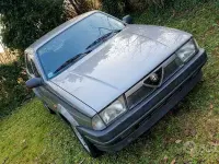 Usata Alfa Romeo 75 120 CV (88 kW) 1991 Grigio Berlina