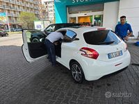Usata Peugeot 208 Allure 68 CV (50 kW) 2013 Bianco Utilitaria